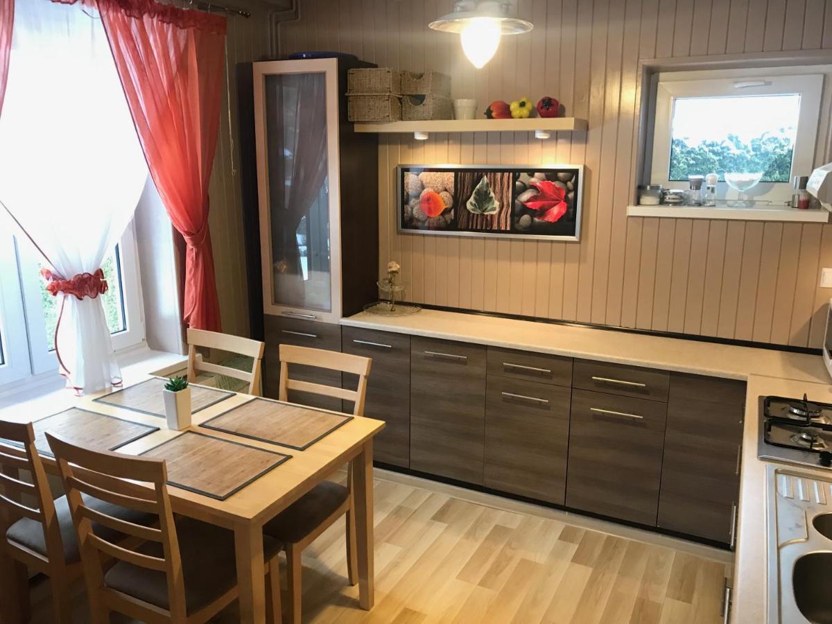 Domek Kamien Nad Jeziorem Z Jacuzzi Jelenska Huta 外观 照片